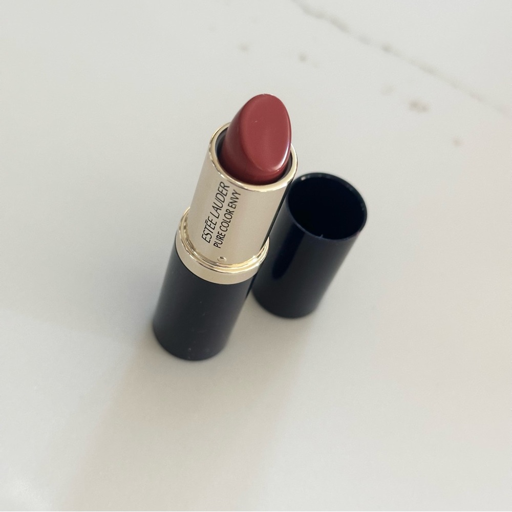 NEW Estée Lauder Pure Color Envy #420 Rebellious Rose Sculpting Red Lipstick